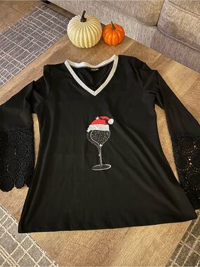 Chic Me Black Long-Sleeve V-Neck Holiday Wine Glass Graphic Top